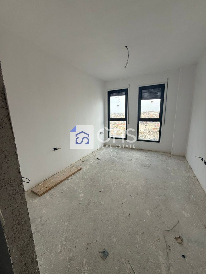 Shitet apartament 1+1 ne Kinostudio 3