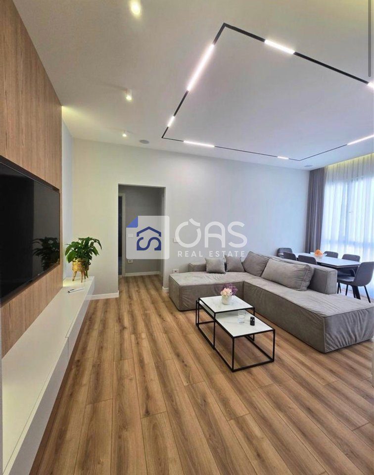 Jepet apartament luksoz me qera 1+1 ne Liqenin e Thate , Green Valley 1300 euro 2