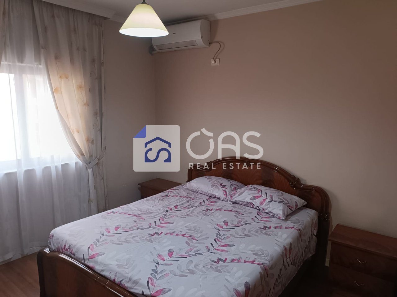 Jepet apartament me qera 1+1 Komuna E Parisi