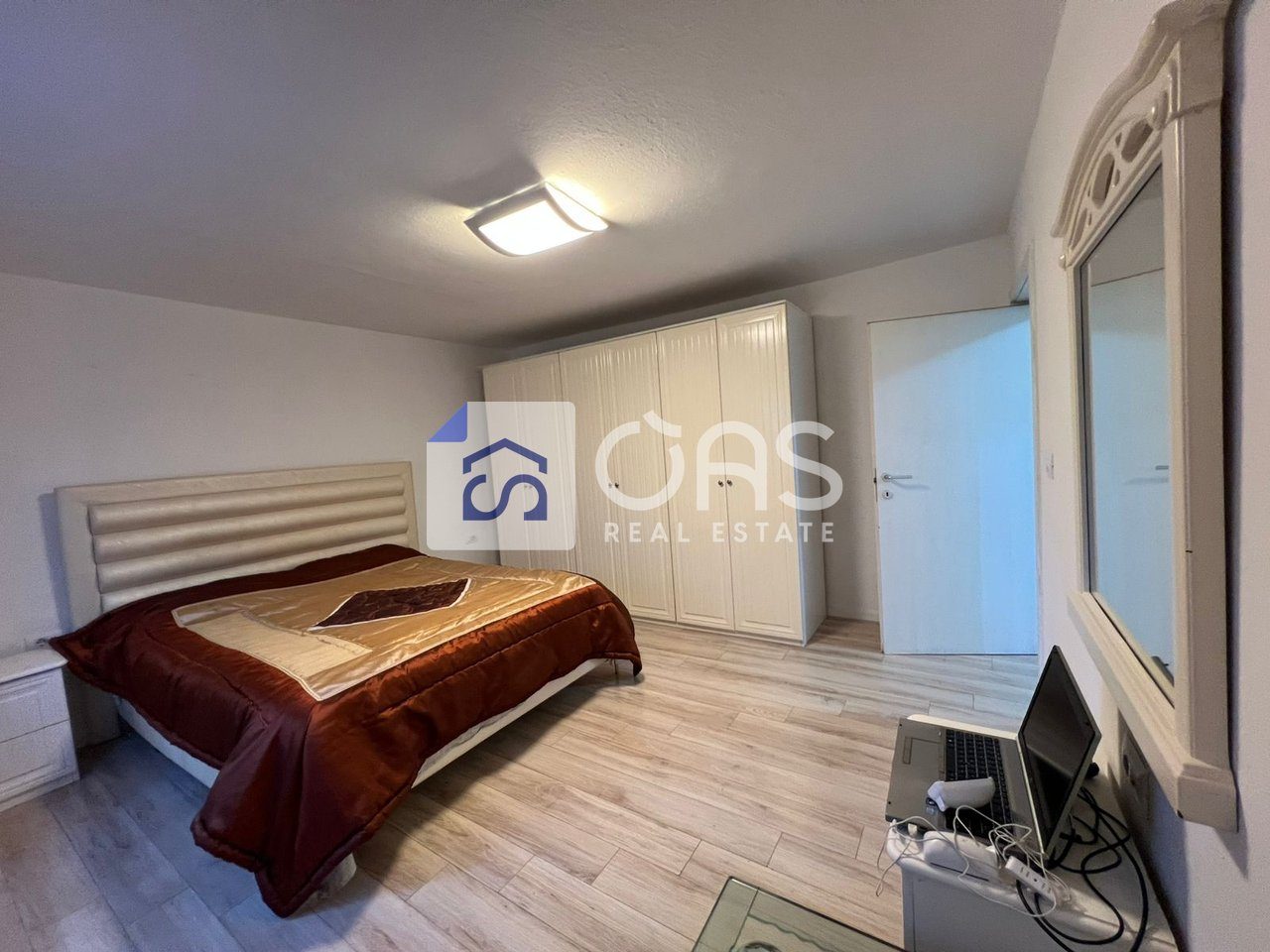 Jepet me qera apartament 2+1 tek 5 Maj 3