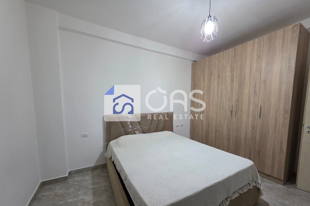 Jepet me qera apartament 1+1 tek Liqeni i Thate 2