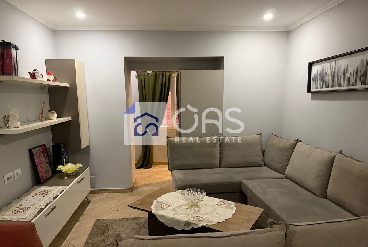 Jepet me qera apartament 1+1 QENDER