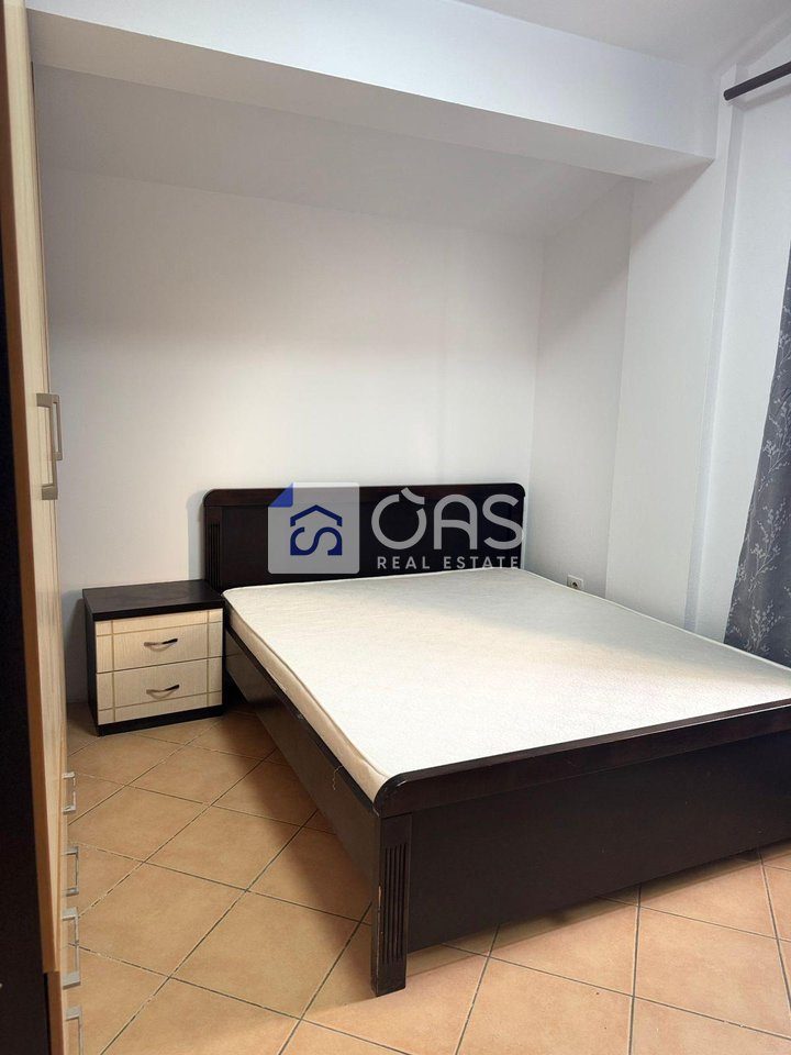 Jepet Apartment me qera 3+1 UNIVERSITETI MARIN BARLETI (+PARKIM) 3