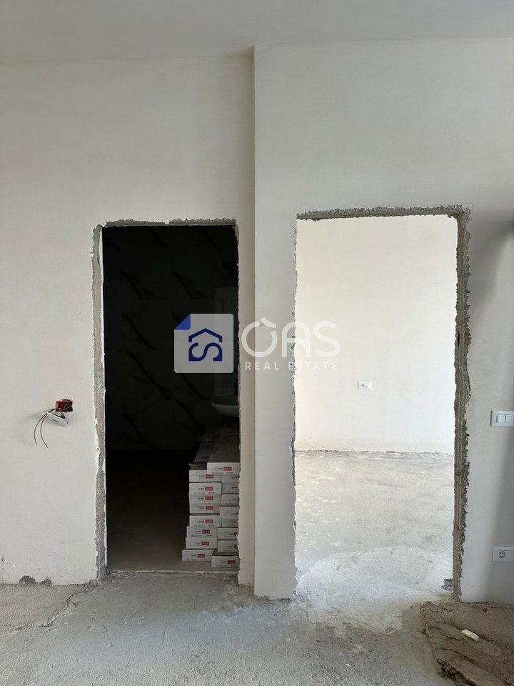 Shitet apartament 1+1 fusha aviacionit 4