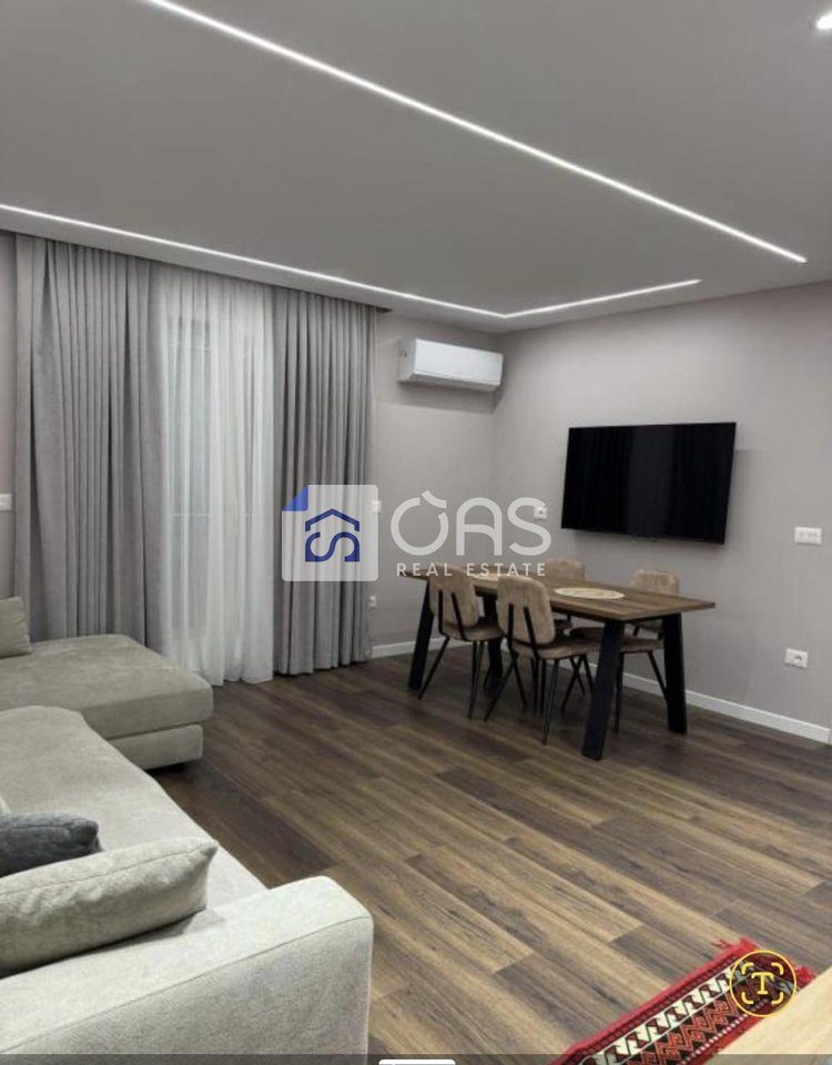 Jepet me qera apartament 1+1 te Stacioni Trenit 3