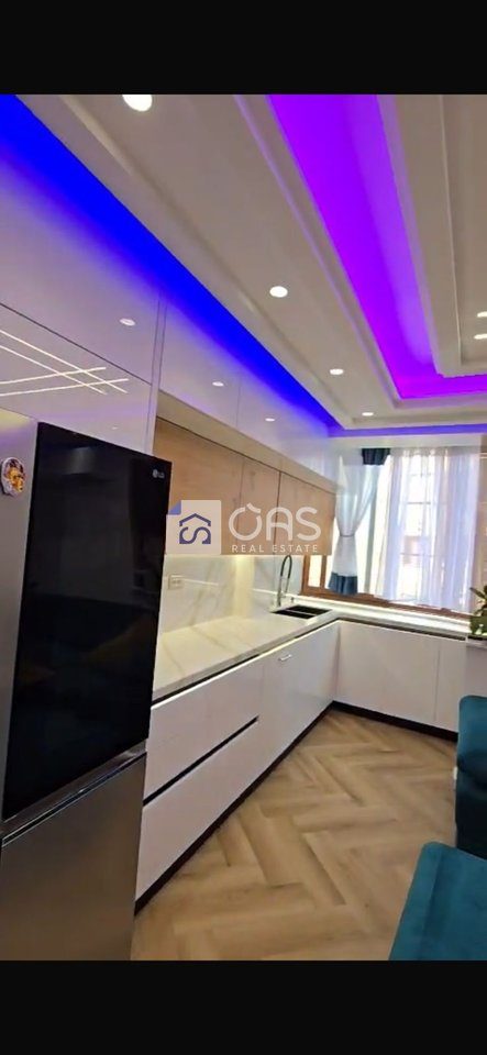 Shitet apartament 3+1+2 tek Fusha e Aviacionit 2