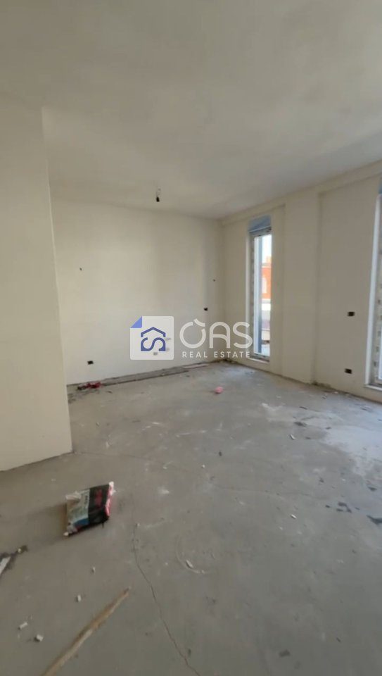 Shitet apartament 3+1 ne Bulevardin e Ri " Orbital 3". 4