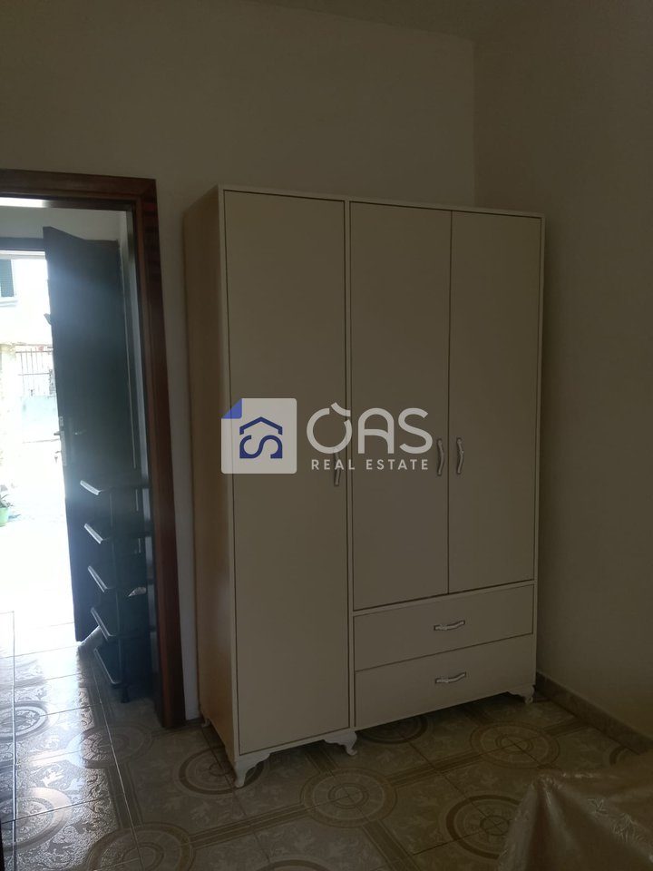 Jepet apartament me qera 2+1 ne Ali Dem 4