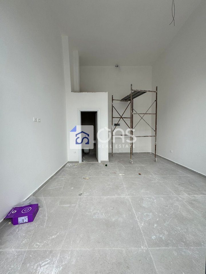 Ambjent me qera te Stacioni i Trenit 900 euro