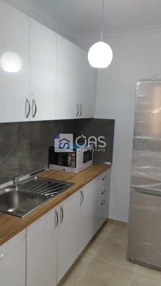 Jepet Apartament me qera 1+1 Ne Pocelan 2