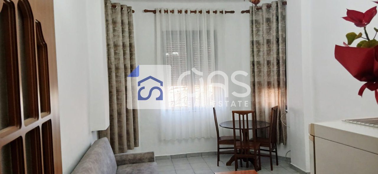 Jepet apartament me qera 1+1 ne Bllok
