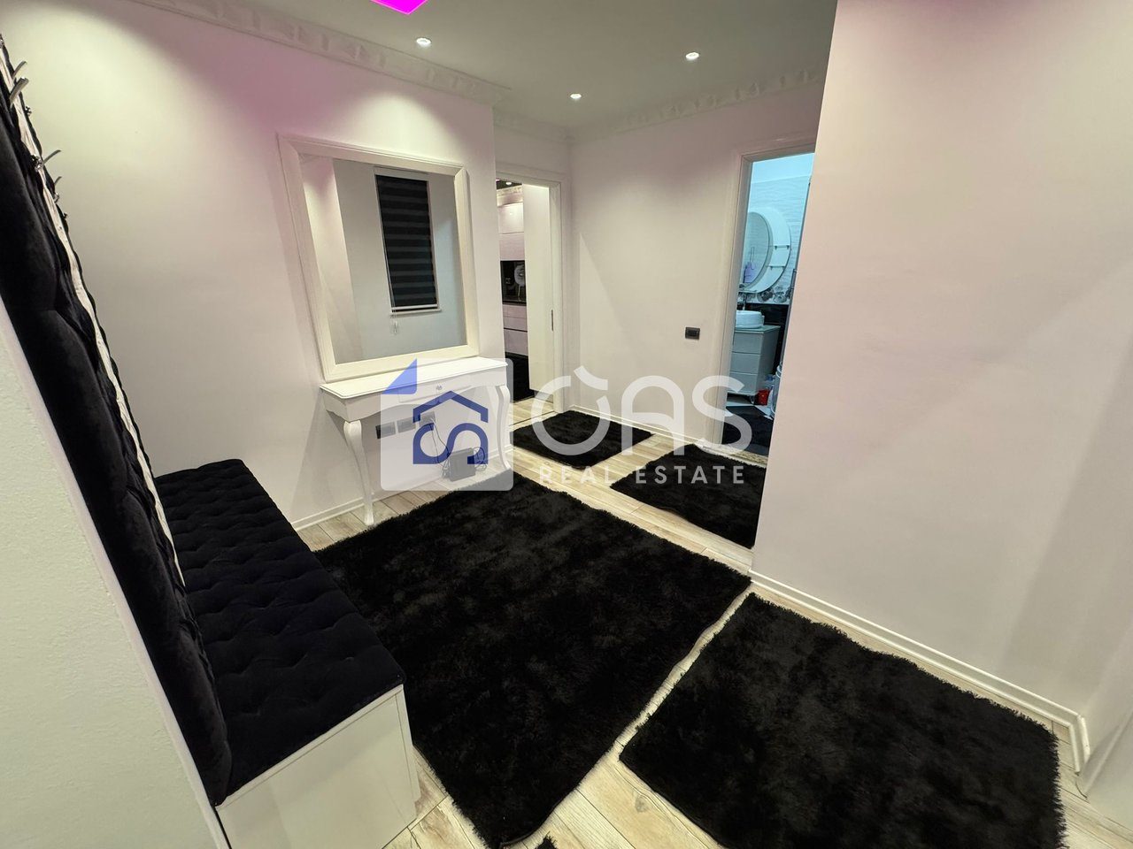 Shitet apartament me qera 2+1 fresk 3