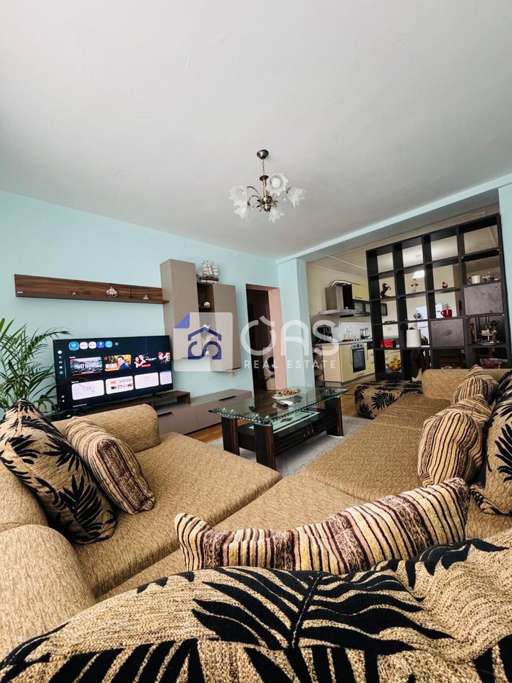 Jepet apartament me qera 1+1 tek Stadiumi Dinamo