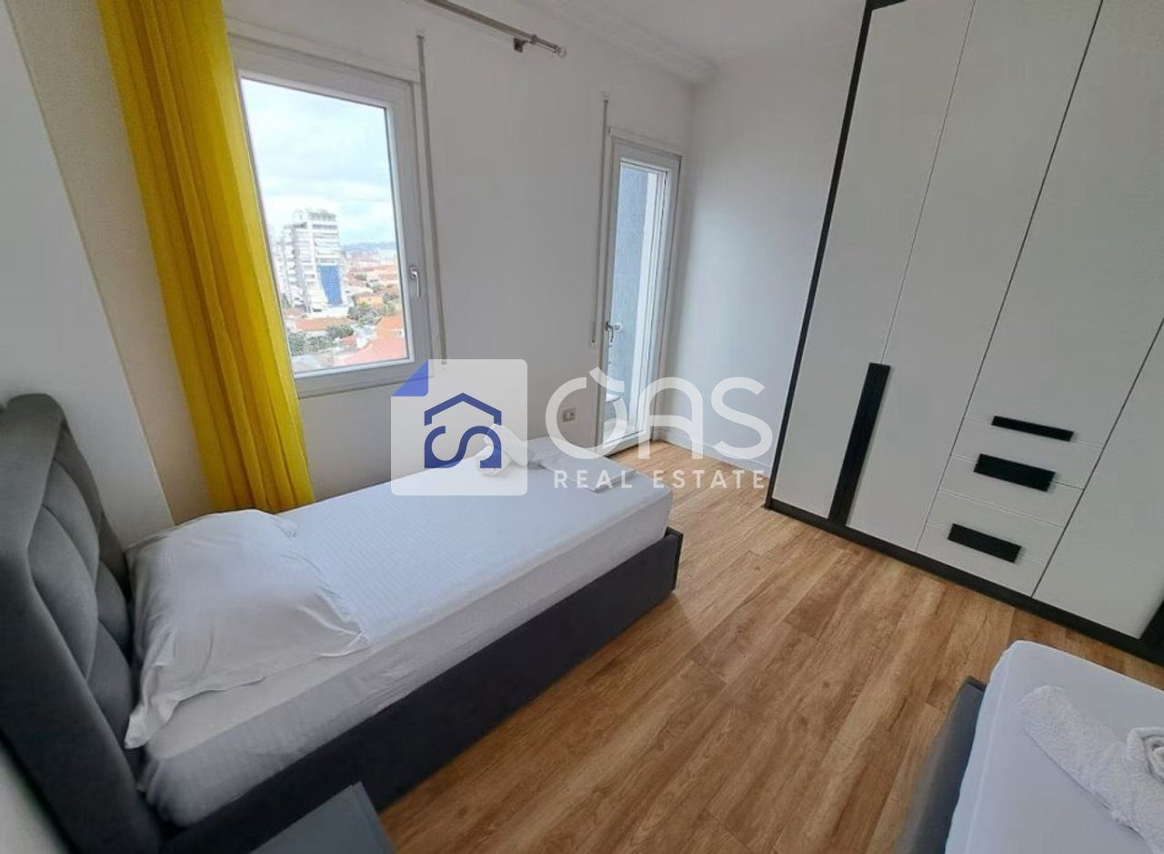 Jepet apartament me qera 2+1+2 tek Pazari i ri 4