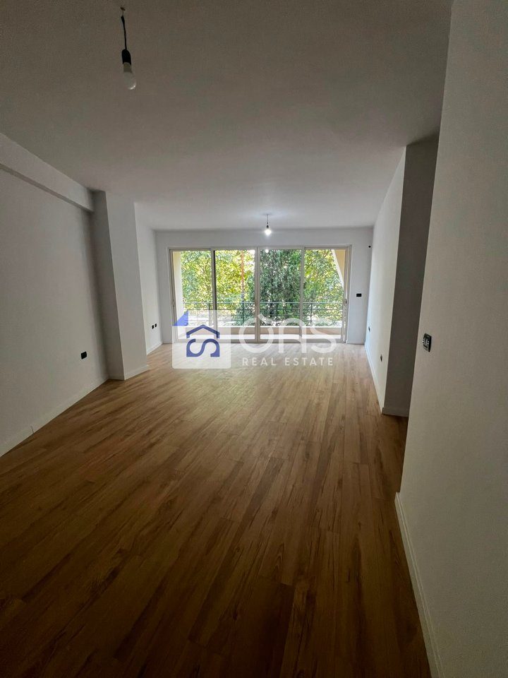Shitet apartament 2+1 ne Don Bosko.