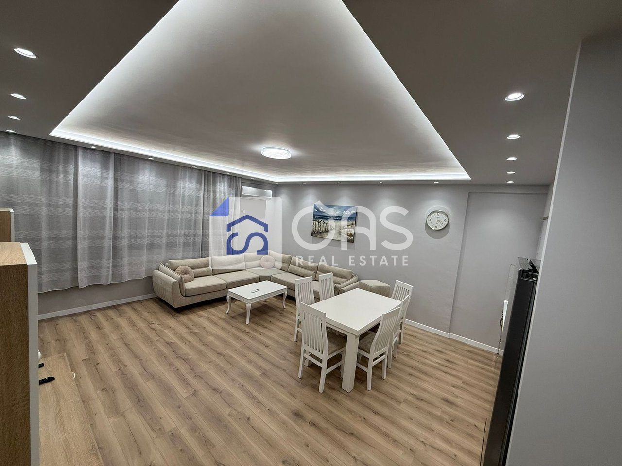 Jepet apartament me qera 1+1 ne Astir 4