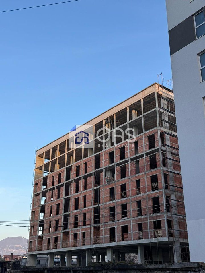 Shitet apartament 1+1 tek Ish Dogana. 4