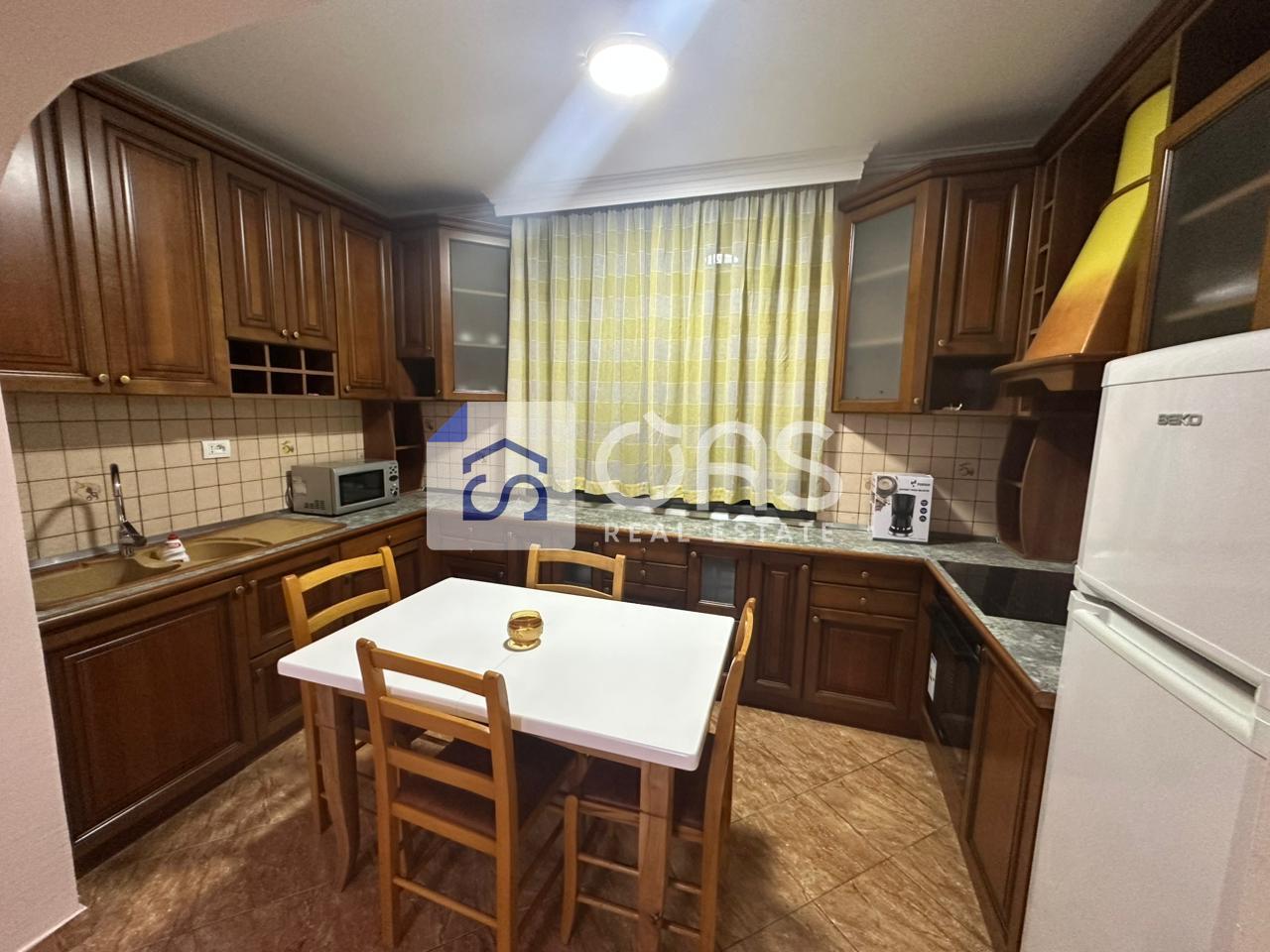 Jepet me qera apartament 2+1 tek Fusha Aviacionit 2