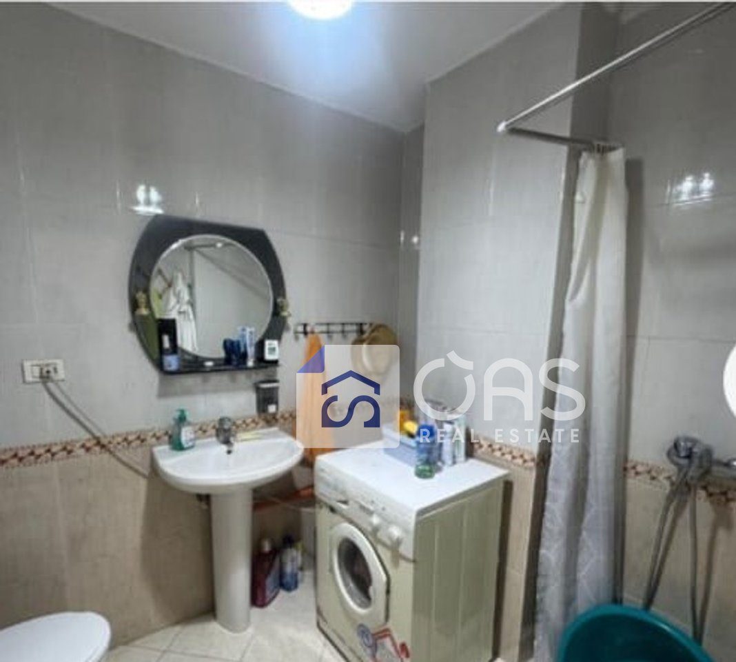 Jepet apartament me qera 1+1 ne Qender 4