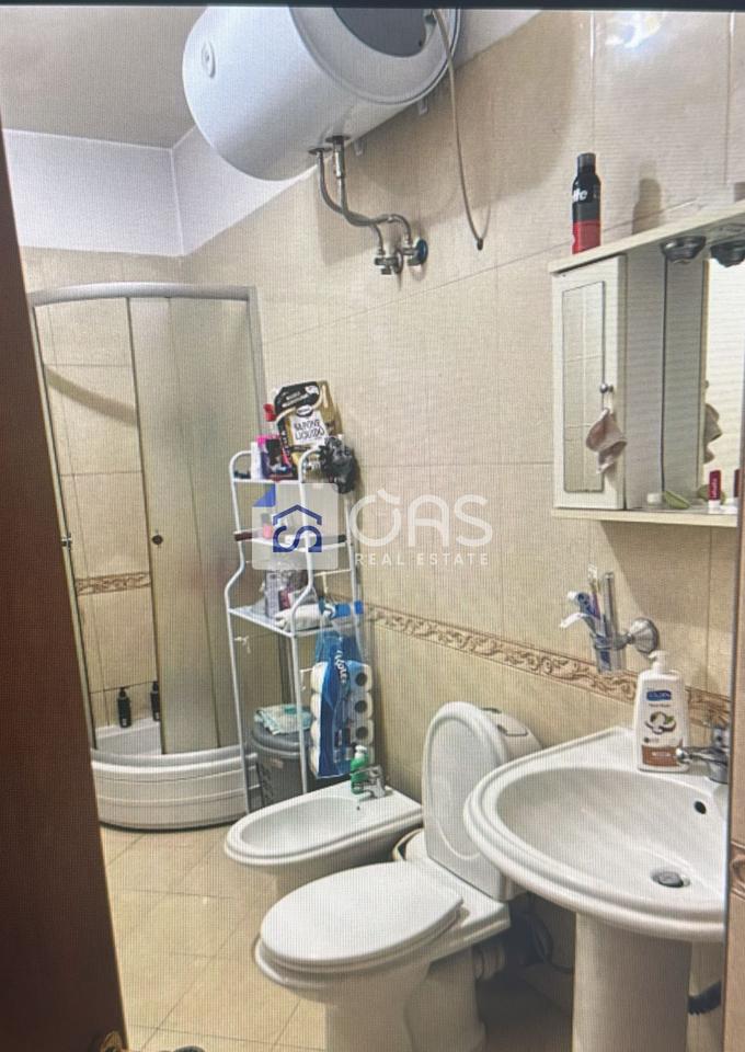Jepet apartament me qera 2+1 ne Komune Parisi 60.000 leke 4