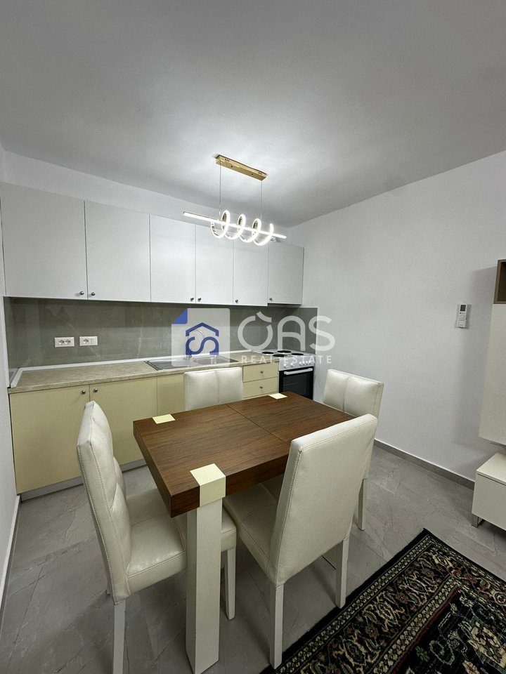 Jepet me qera aprtament duplex 2+1 Stacioni Trenit 4