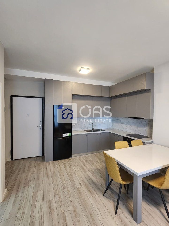 Jepet me qera apartament 1+1 tek Komuna Parisit (White Cloud Residence) 4