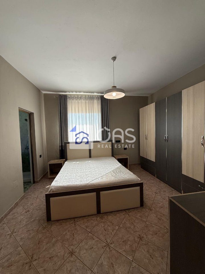 Shtëpi 2+1+2 me Qira në Kodra e Priftit, Tiranë - 550€ | 146m²
