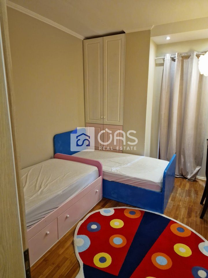Jepet me qera apartament 2+1+2 rruga fortuzi 2