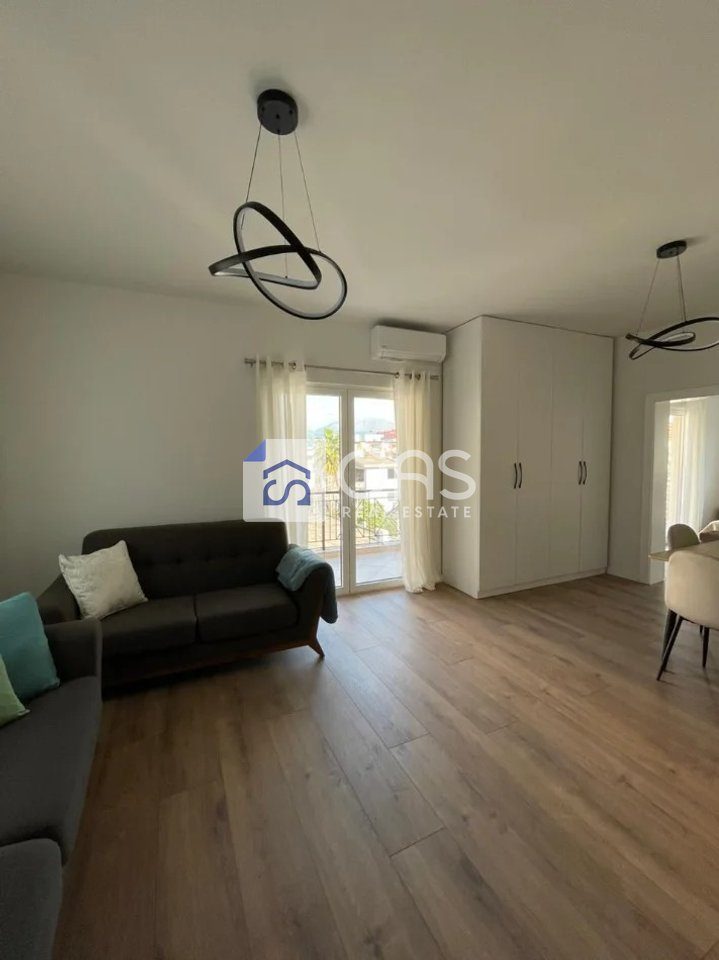 Jepet apartament me qera 1+1 Ish Parku 4