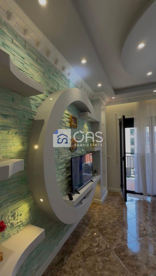 Jepet apartament me qera 1+1 Astir me post parkimi