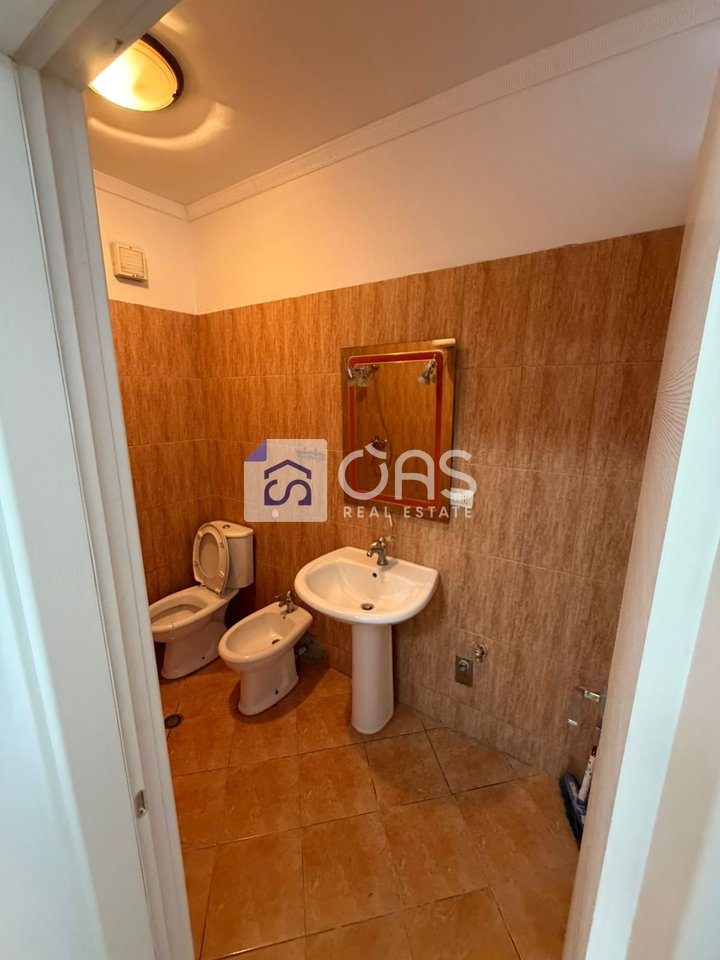 Shitet apartament 1+1 ne Fresk 4