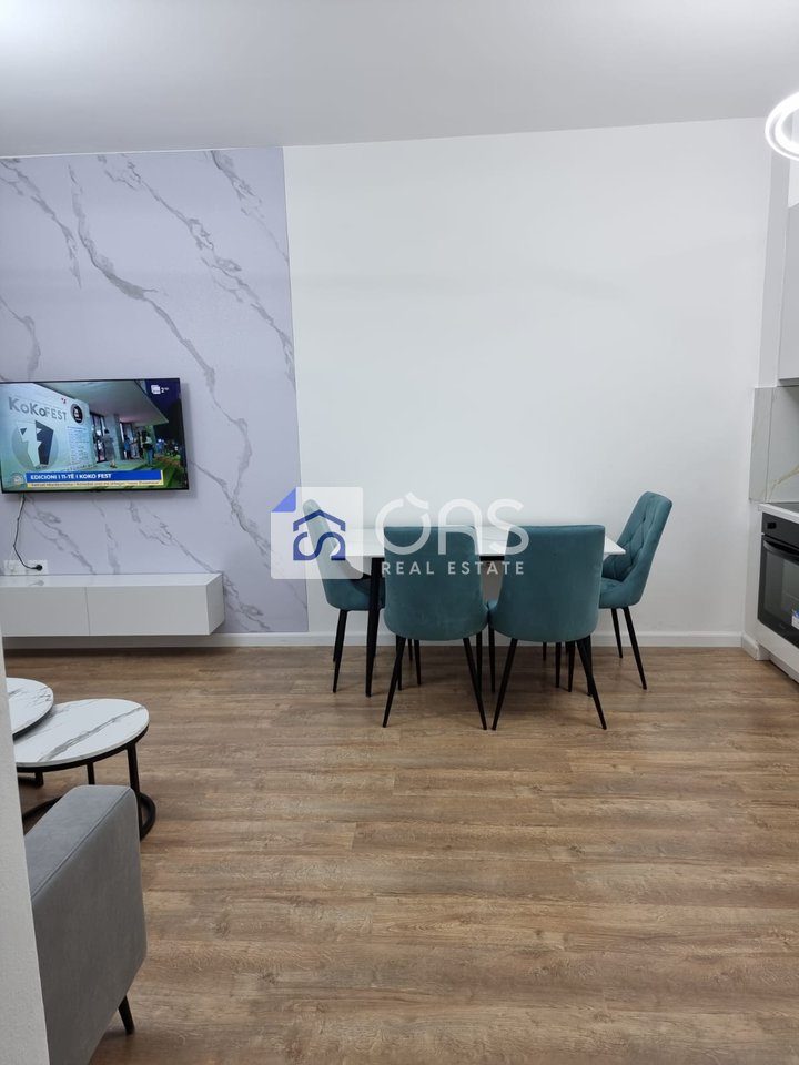 Jepet me qera apartament 1+1 tek Komuna e Parisit 850 euro 3