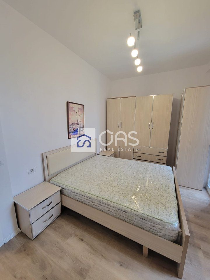Jepet me qera apartament 1+1 Te Fusha Aviacionit(Clover Residence) 3