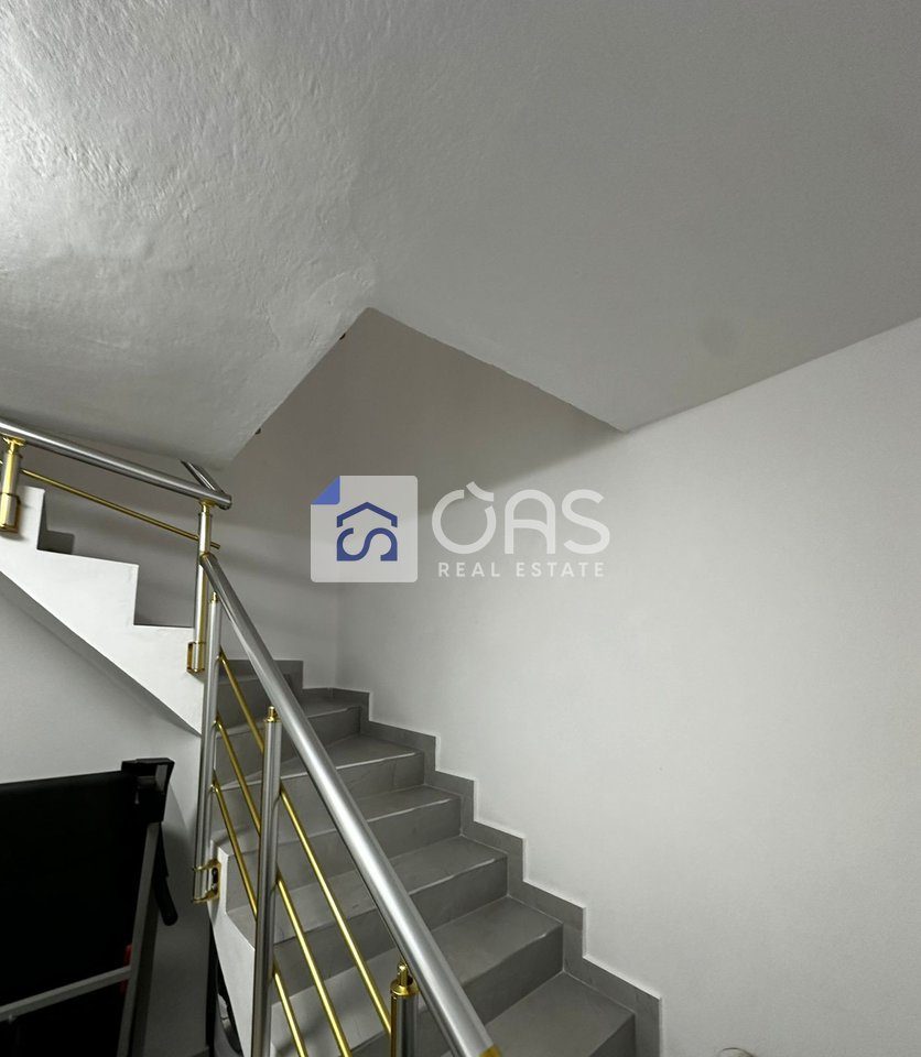 Jepet me qera aprtament duplex 2+1 Stacioni Trenit 2