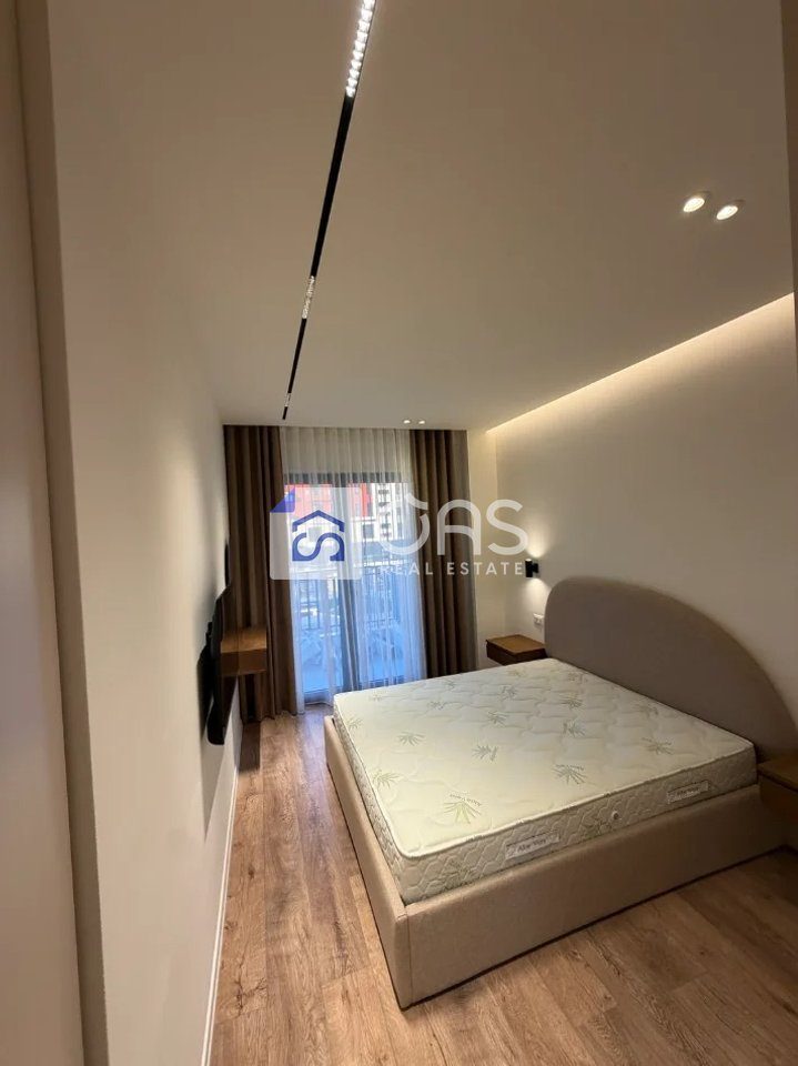 Jepet me qera apartament 3+1+2+2 Poste Parkimi tek Bulevardi I Ri. 2