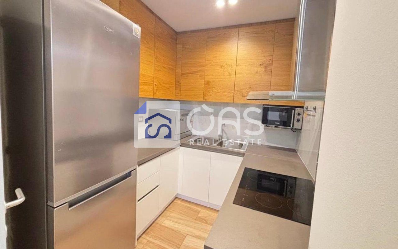 Jepet me qera apartament 3+1 Pazari i Ri 2