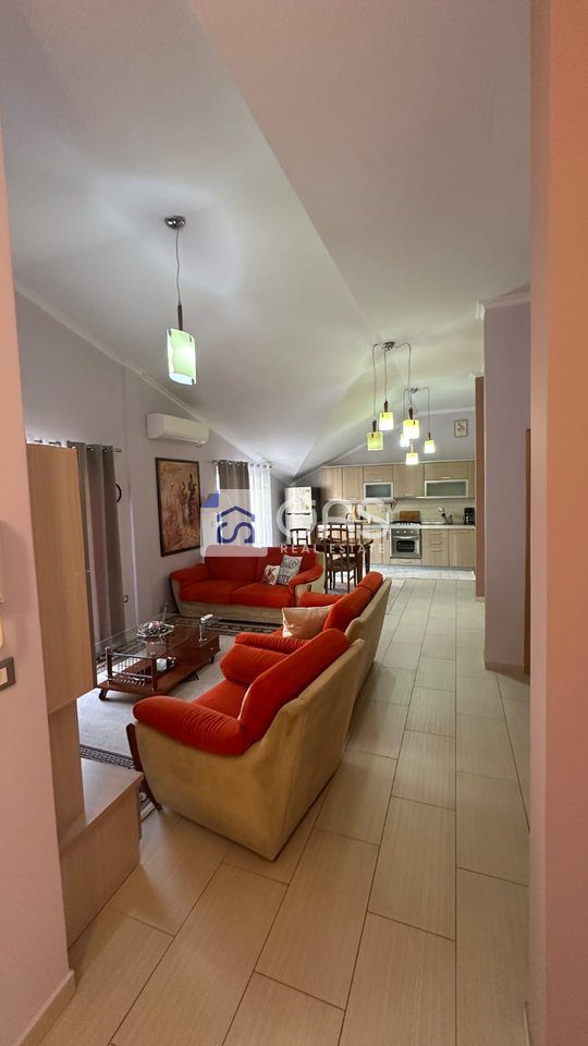 Jepet apartament me qera 3+1 Komuna Parisit 3