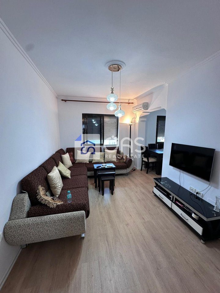 Shitet apartament 2+1 tek Rruga Bardhyl.