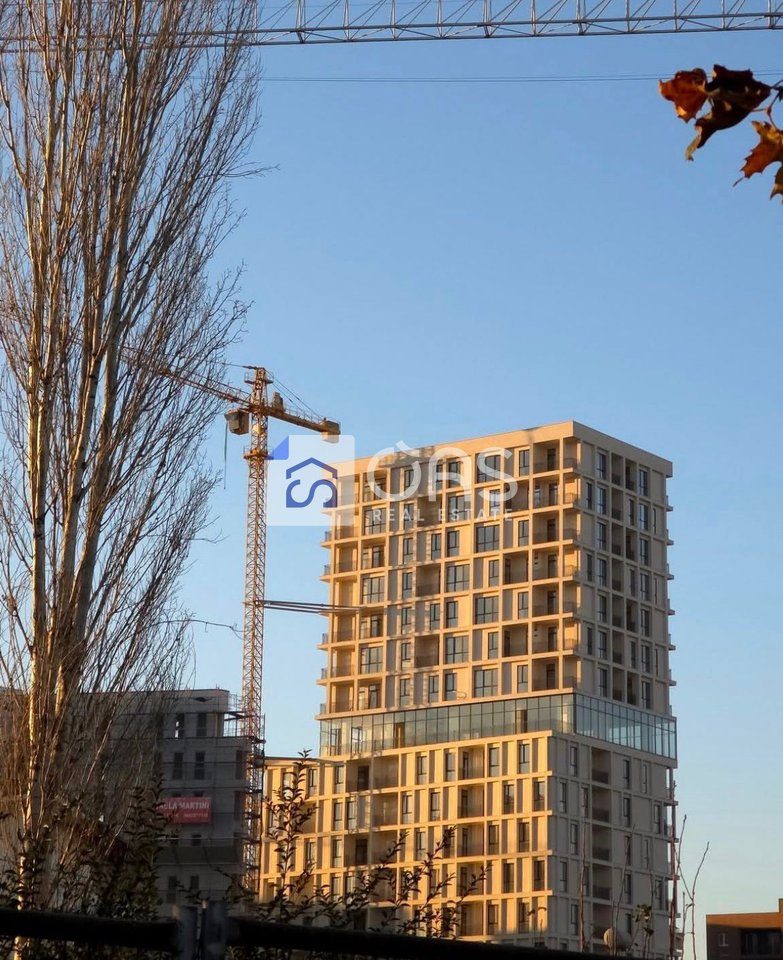Shitet apartament 2+1 tek Bulevardi i Ri. 4