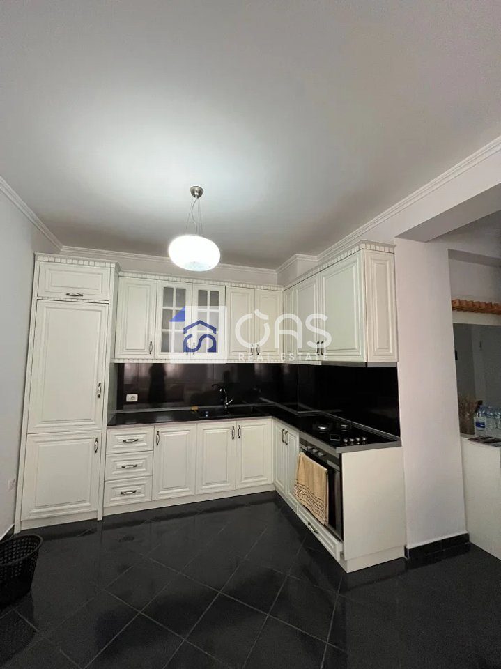 Jepet me qera apartament 2+1+2+parkim Fresk