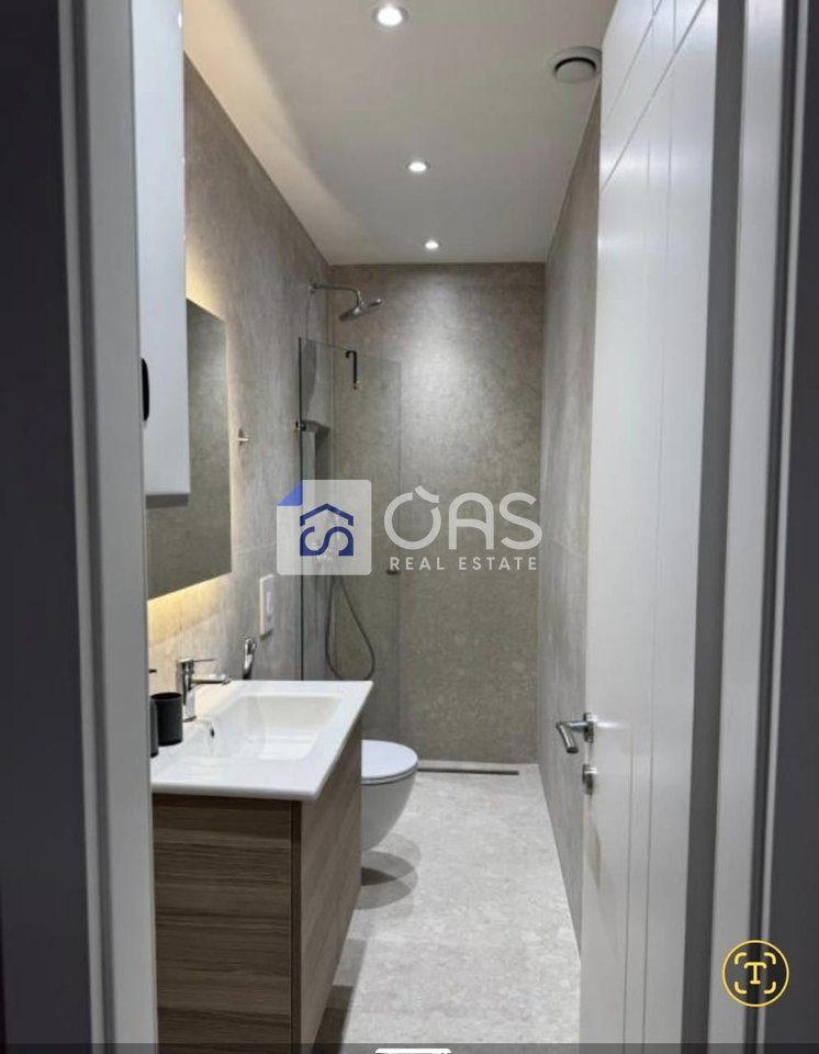 Jepet me qera apartament 1+1 te Stacioni Trenit 4