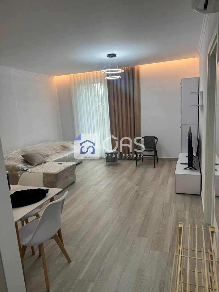 Jepet me qera apartament 1+1 Te Bulevardi i Ri