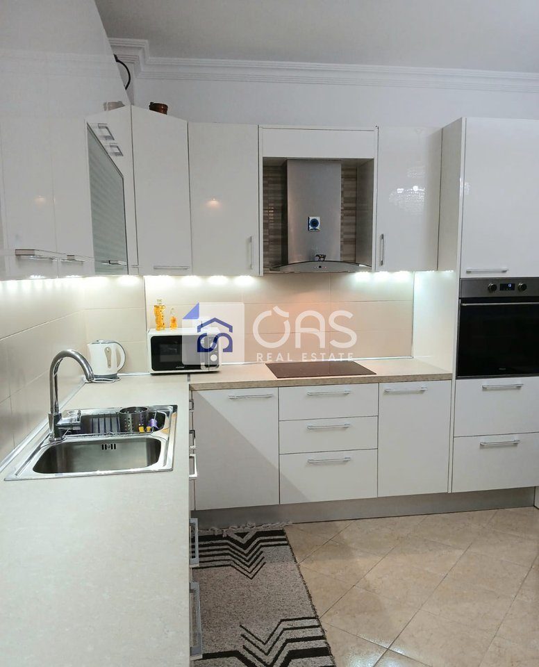 Jepet apartament me qera 2+1 ne Fresk 2
