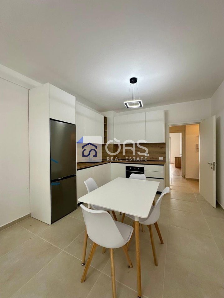 Jepet apartament 2+1 me qera Te Univers City 2