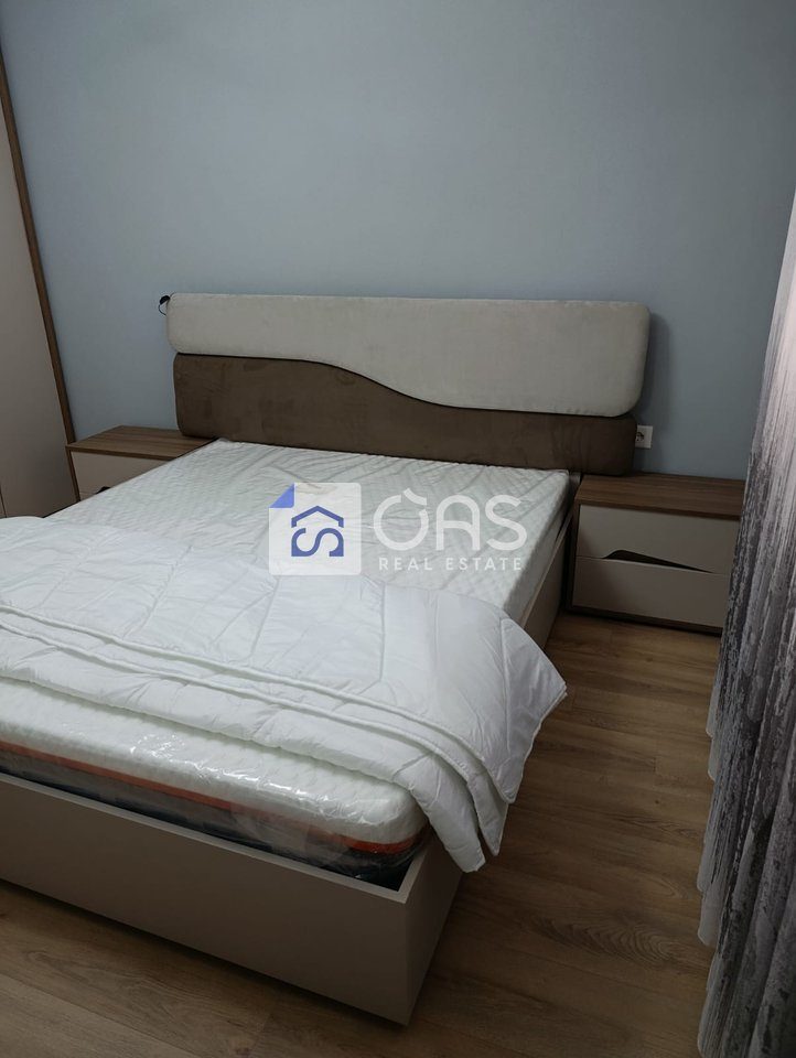 Jepet apartament me qera 2+1 tek Ali Dem 2