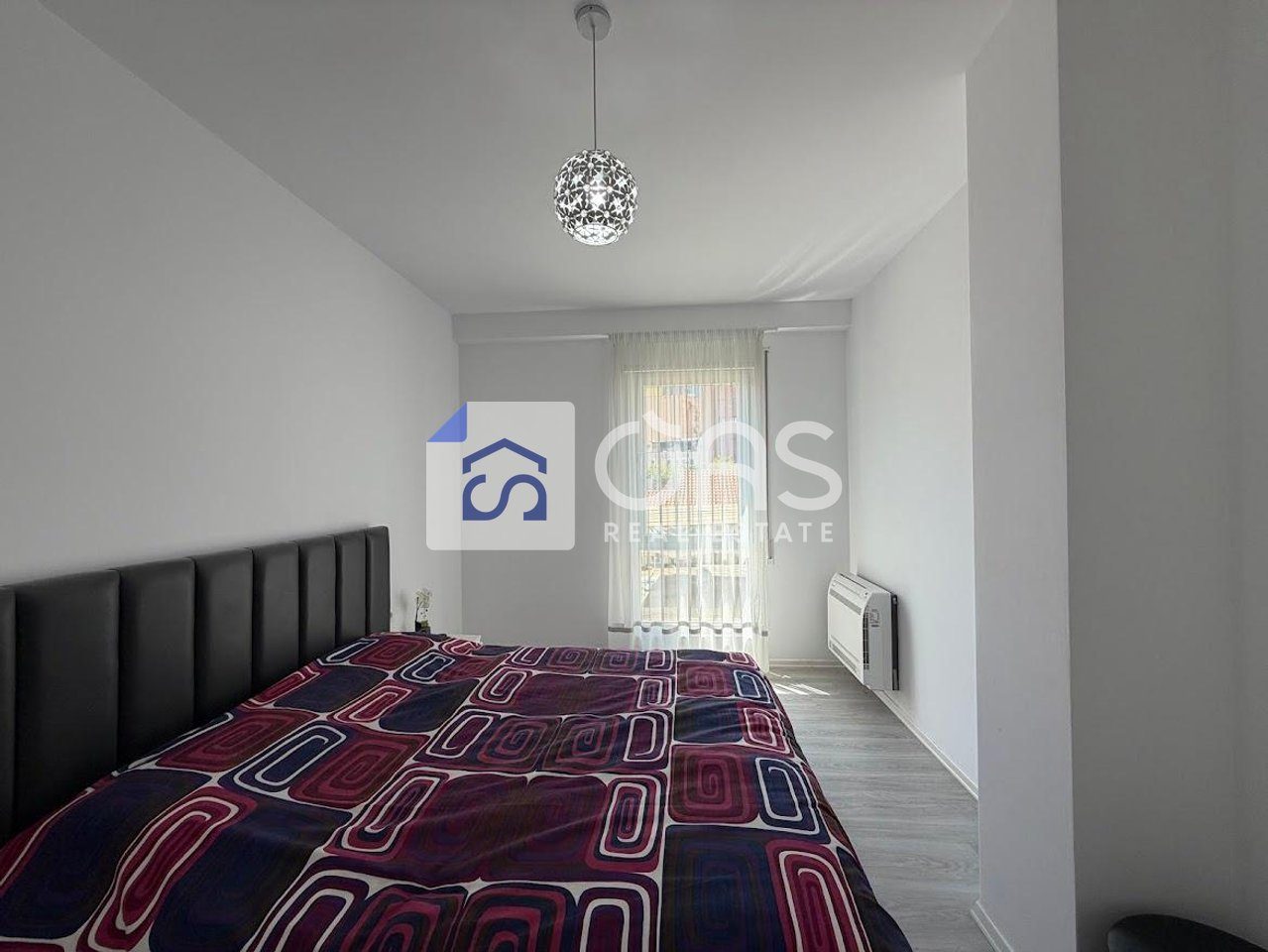 Jepet me qera apartament 1+1 te Rruga e Barikadave. 2