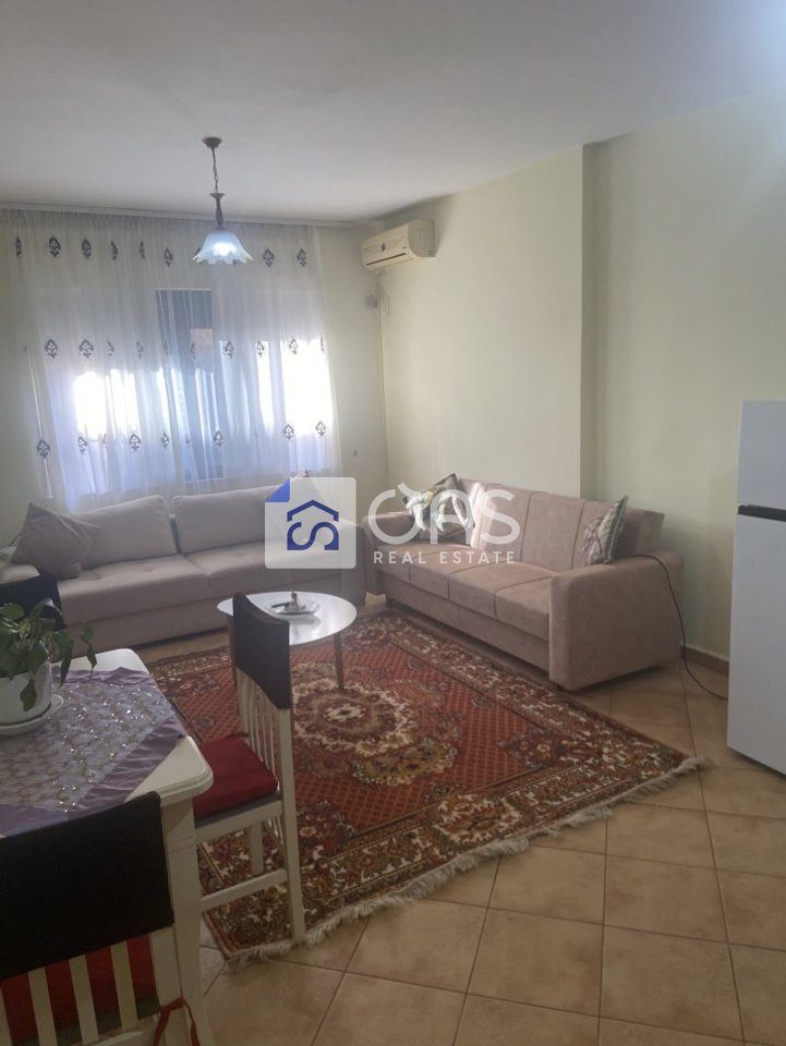 Jepet me qera apartament 1+1 tek Selvia
