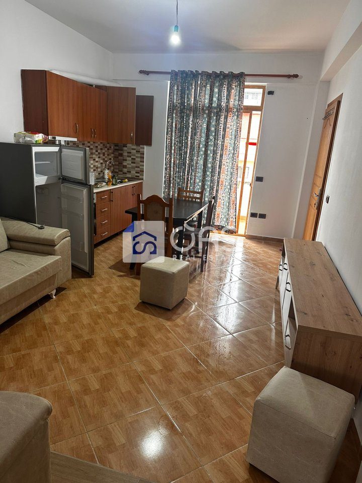 Jepet apartament me qera 1+1 Astir 2