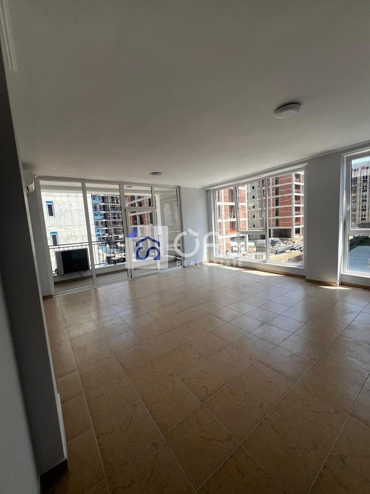 Jepet me qera apartament 2+1+2+2 poste parkimi tek Bulevardi i Ri.