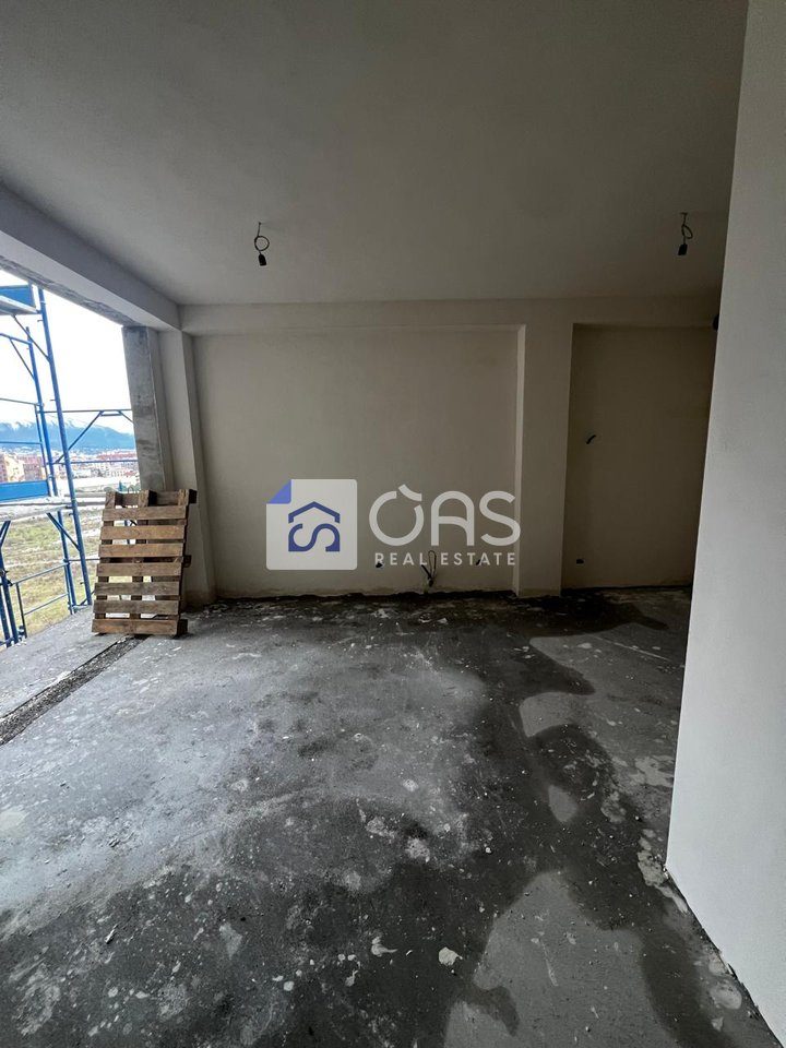 Shitet apartament 2+1+2+Parkim tek Bulevardi i Ri (Orbital 5) 2
